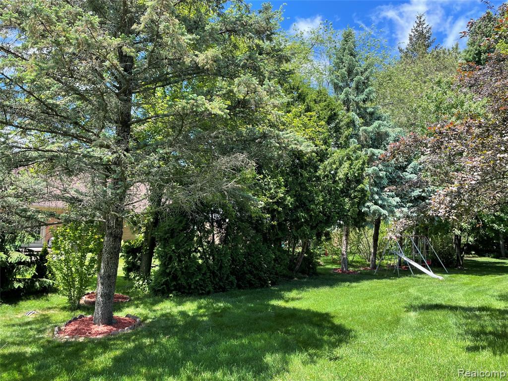 5299 Cloister Drive, Troy, MI 48085 — Photo 27