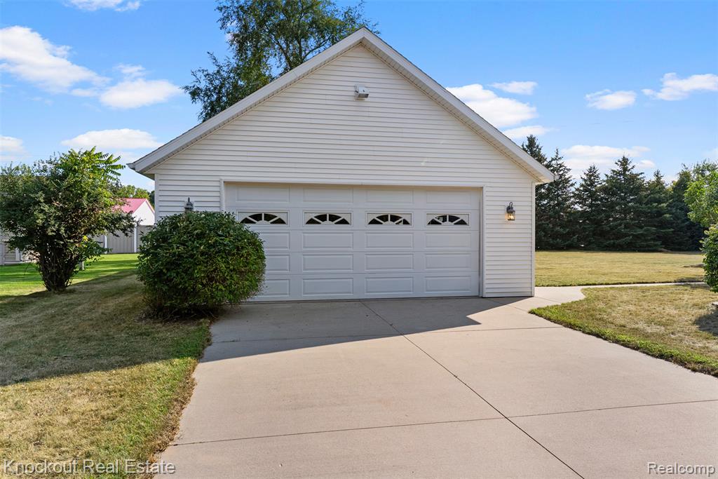 1045 Wels Lane, Vassar, MI 48768 — Photo 43