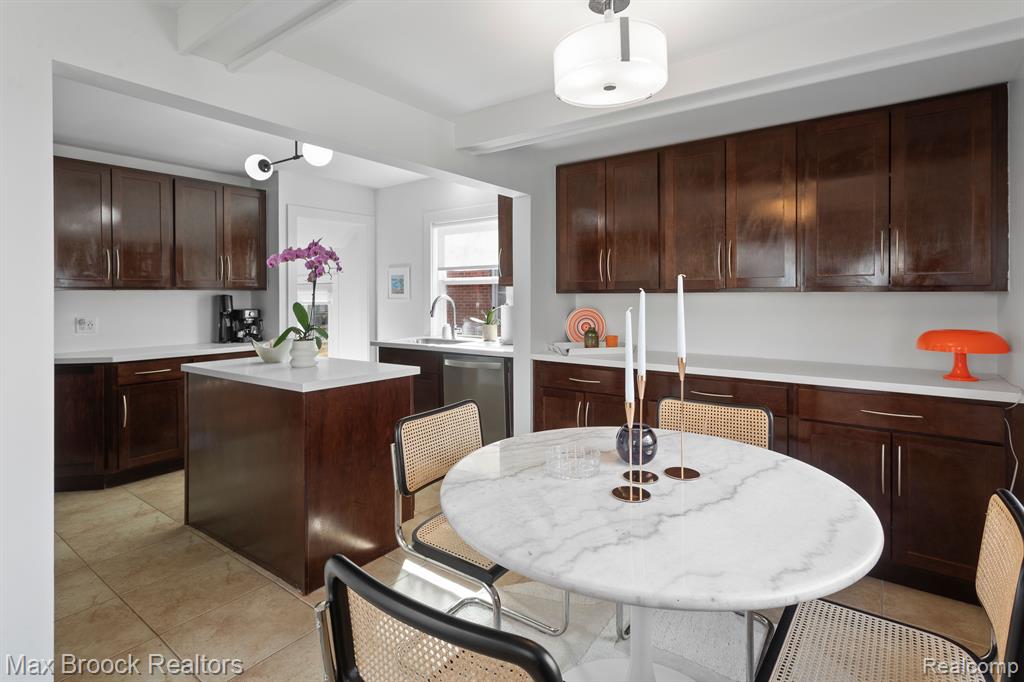 850 W LINCOLN Street, Birmingham, MI 48009 — Photo 14