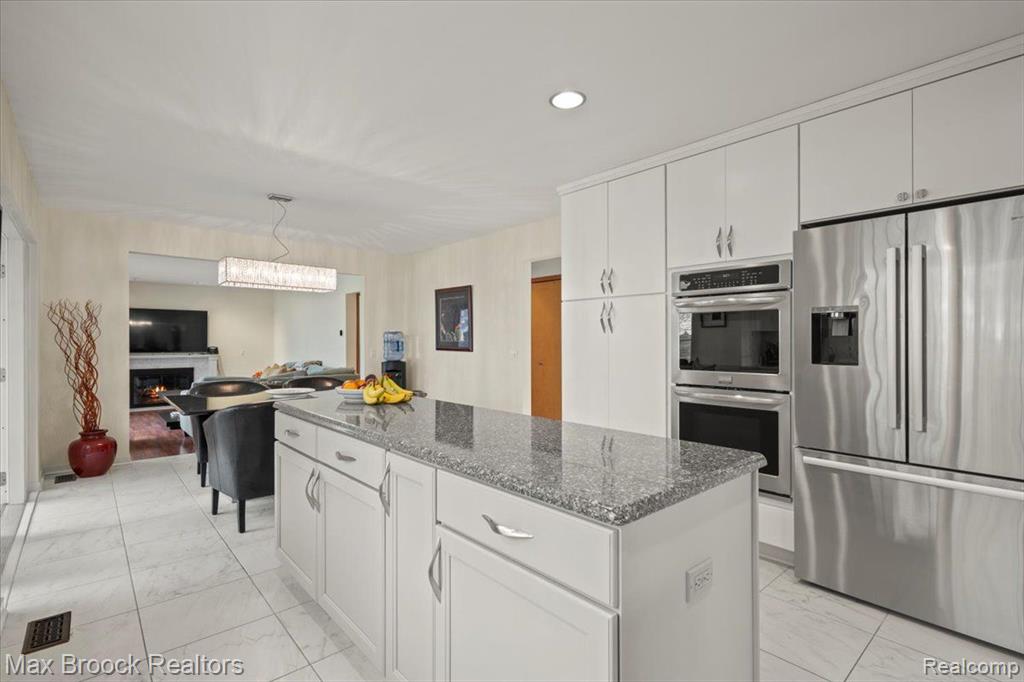 6362 CHARLES Drive, West Bloomfield, MI — Photo 19