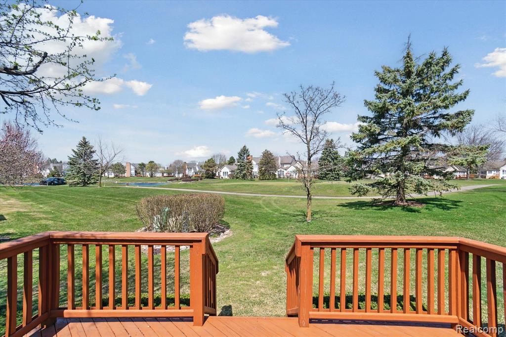 39472 EDGEWATER Drive, Northville, MI 48168 — Photo 41