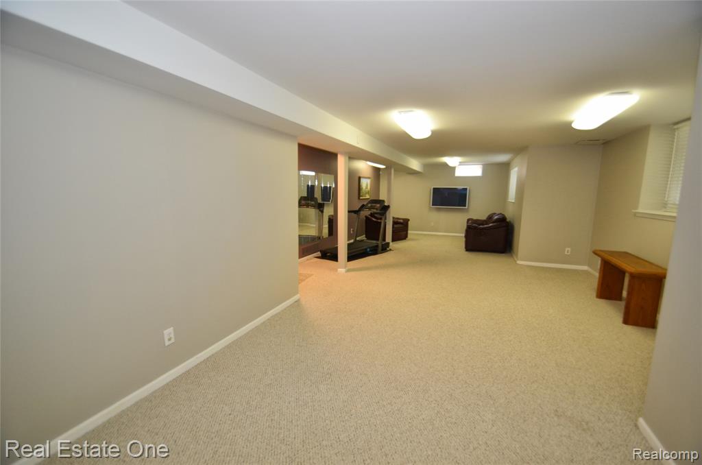 2092 Westview Court, Orion, MI — Photo 31