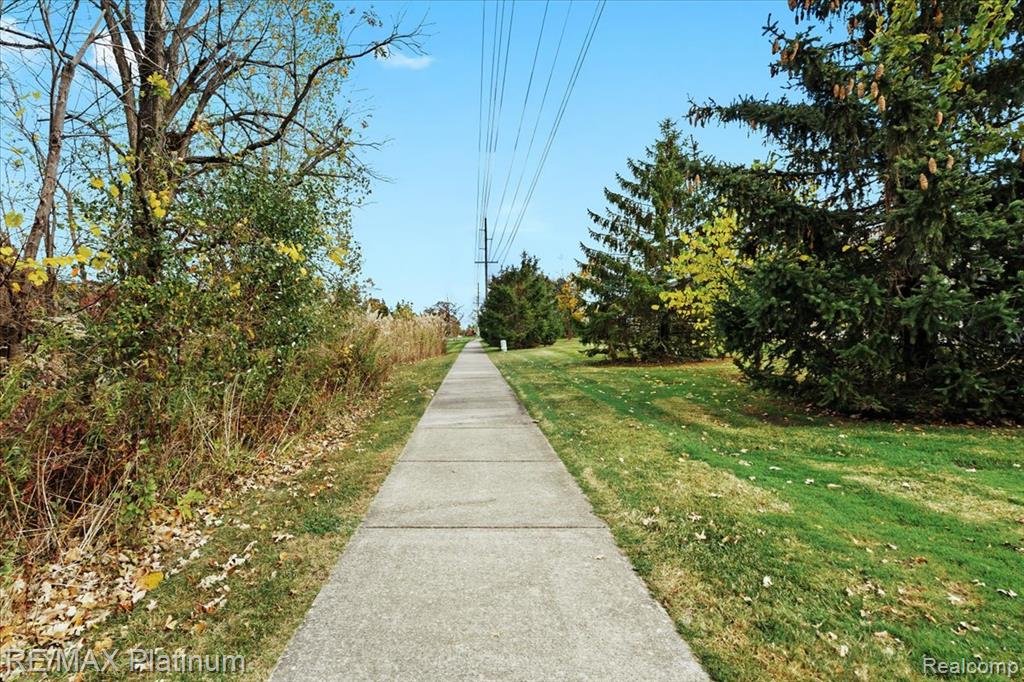 62180 Arlington Circle, 5, South Lyon, MI 48178 — Photo 28