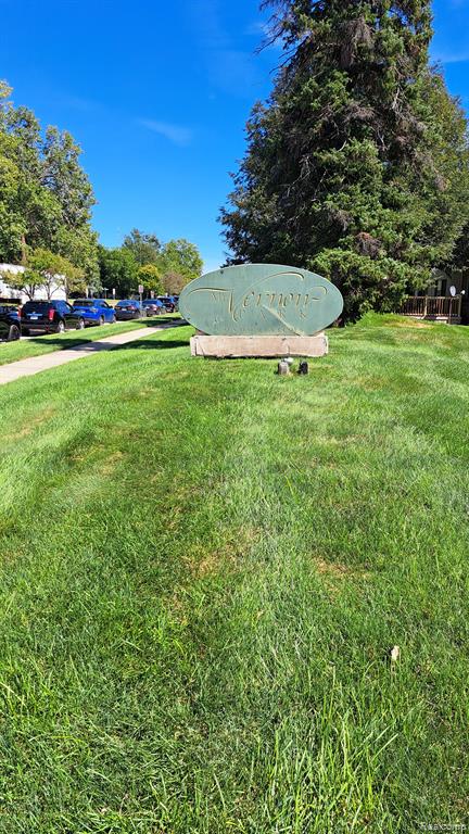 1 W WILLIAMSBURG TOWNE Street E, Southfield, MI 48075 — Photo 32