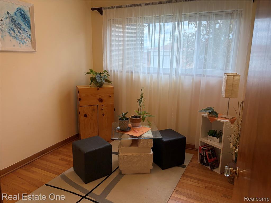 8318 Stanley Drive, Warren, MI 48093 — Photo 12