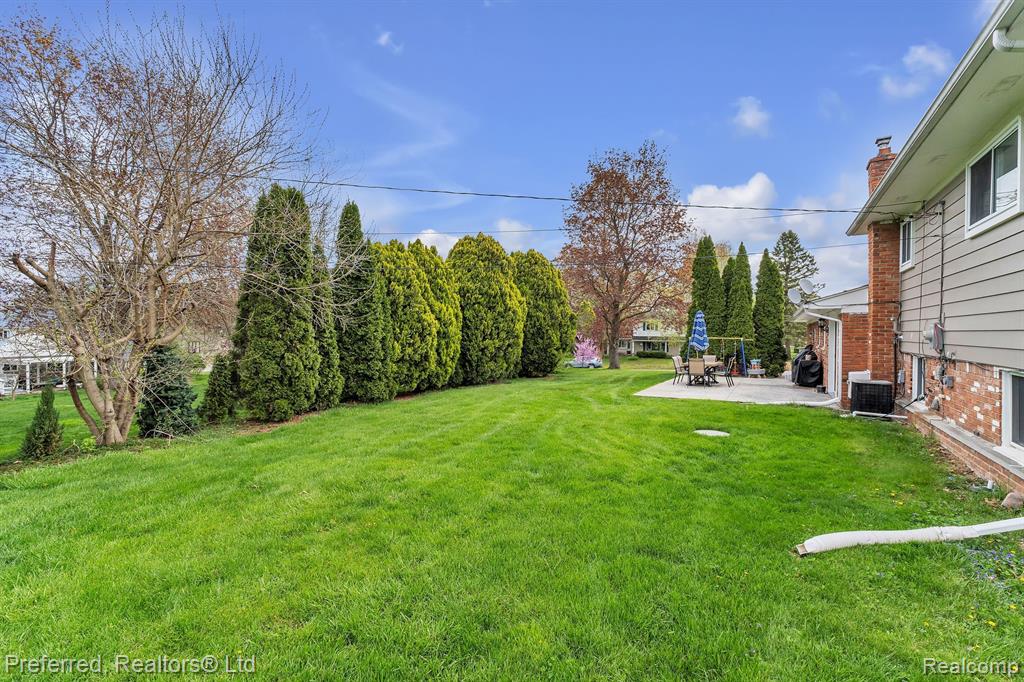 8722 WOODSHIRE Drive, White Lake, MI — Photo 40