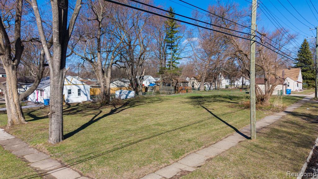 24300 McDonald Street, Dearborn Heights, MI 48125 — Photo 11