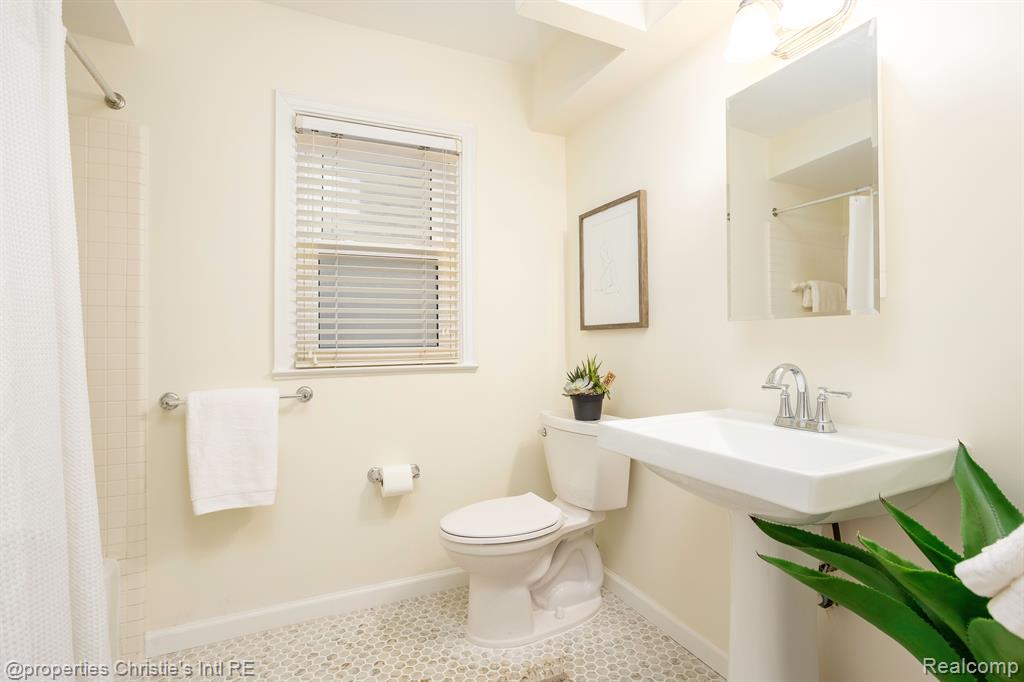 475 Neff Road, Grosse Pointe, MI 48230 — Photo 10