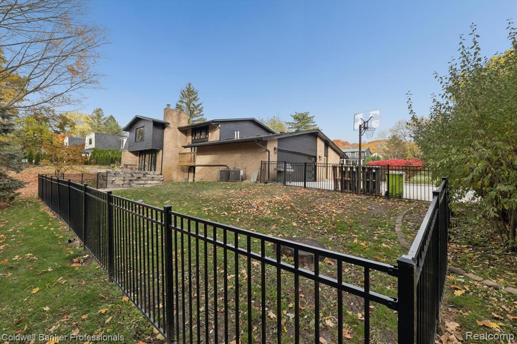 18275 Edenderry Street, Northville, MI 48168 — Photo 48