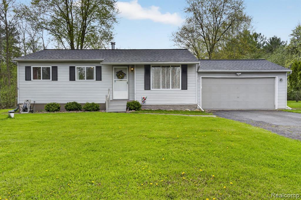6401 N Webster Road, Mount Morris, MI 48458 — front exterior
