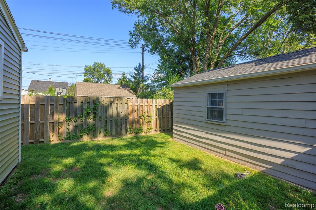 4124 Catalpa Drive, Berkley, MI 48072 — Photo 31