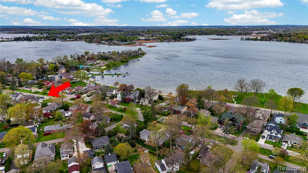 1430 Benvenue Street, Sylvan Lake, MI 48320 — Photo 35
