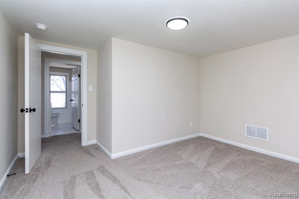 8316 RIVARD Avenue, Warren, MI 48089 — Photo 19