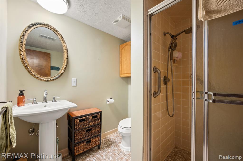 839 Harlequin Court, Highland, MI — Photo 16