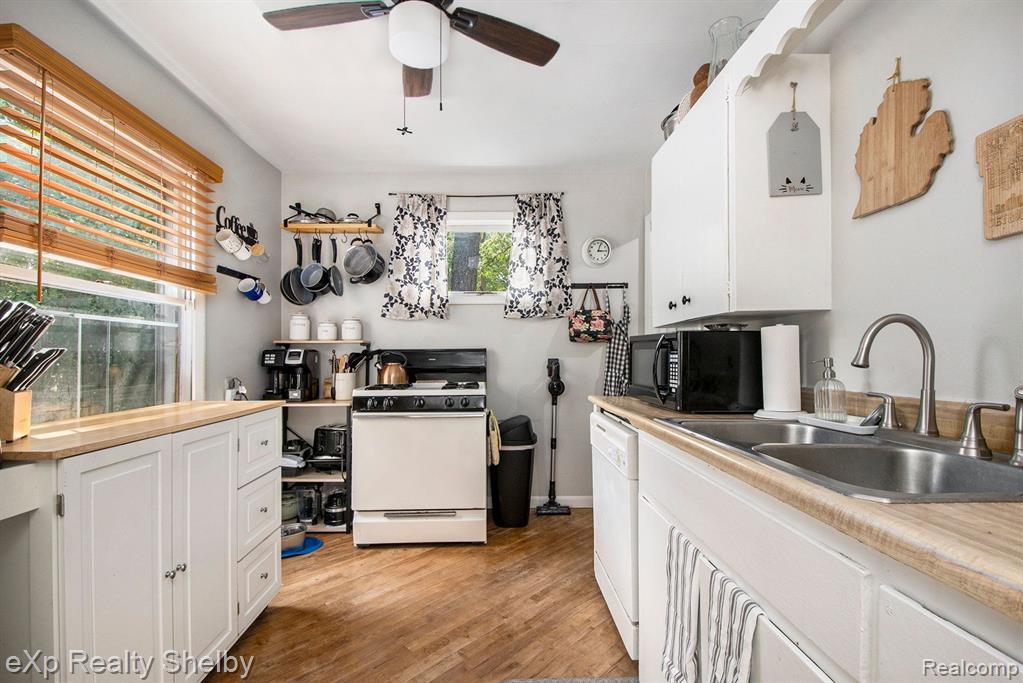 4549 Madison Avenue SE, Grand Rapids, MI 49548 — Photo 8
