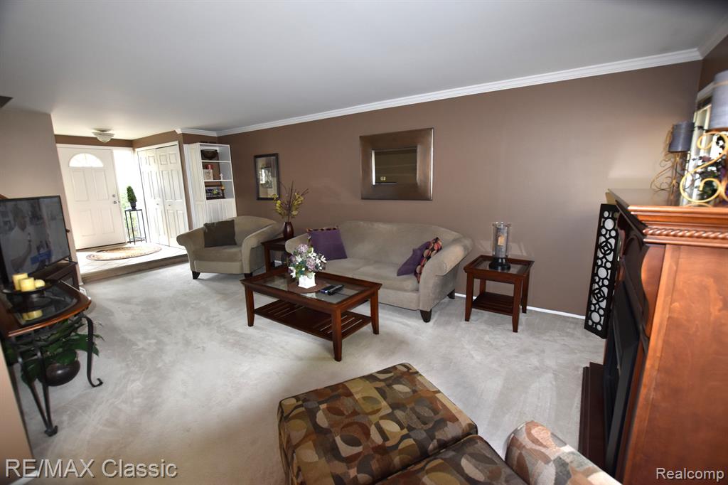 1550 BRENTWOOD Drive, Troy, MI 48098 — Photo 9