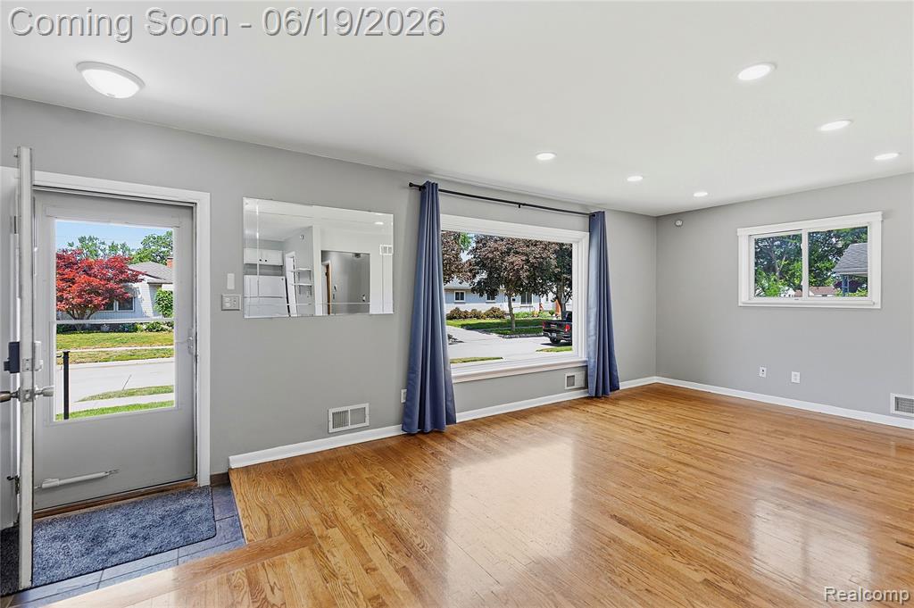 7228 Sterling Street, Center Line, MI 48015 — Photo 4