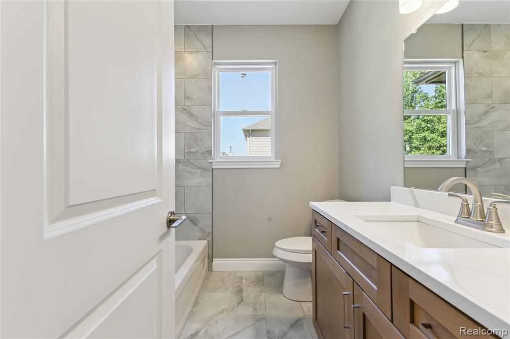 6429 Jamie Lane, Grand Blanc, MI 48439 — Photo 17