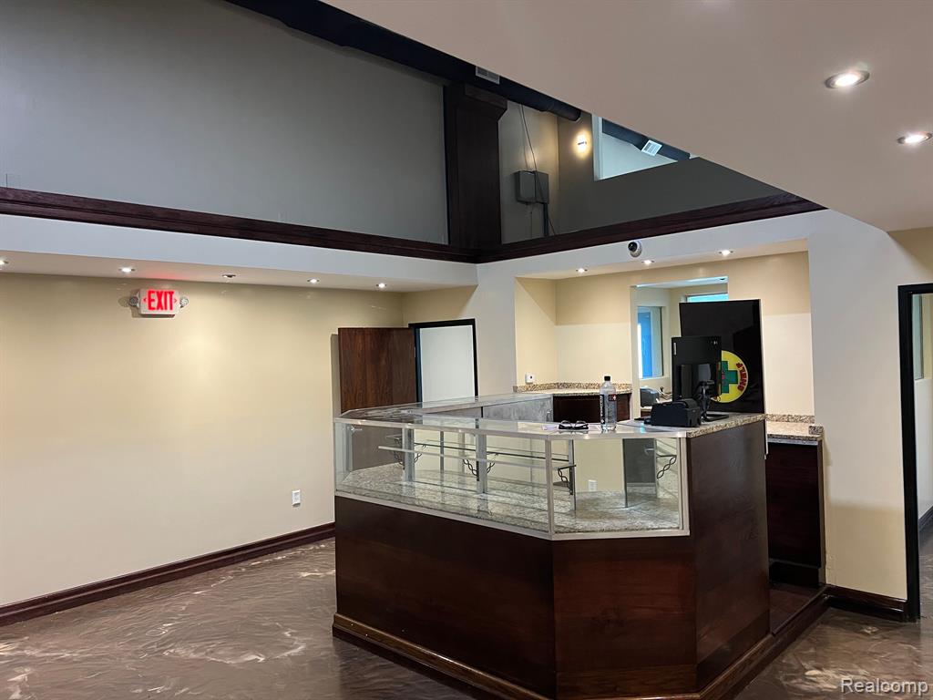 5540 E 8 MILE Road E, Detroit, MI 48091 — Photo 38