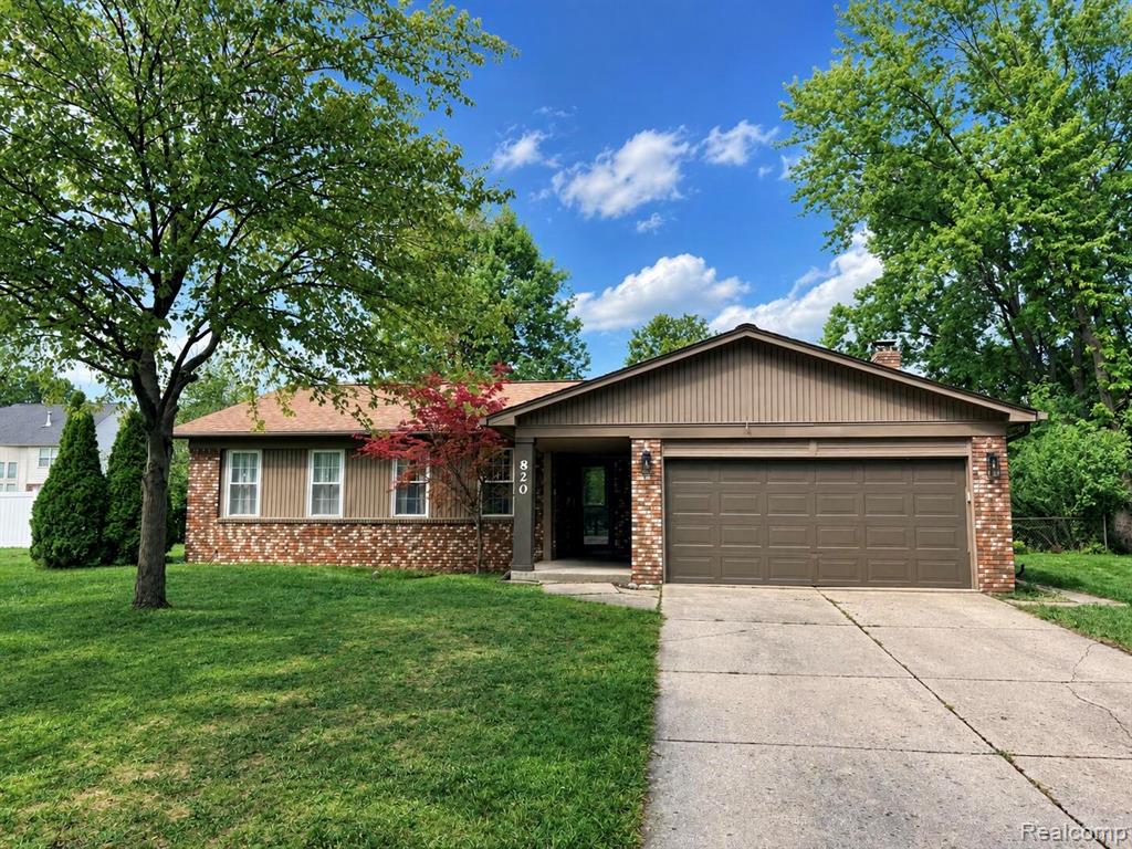 820 Huntsford Drive, Troy, MI 48084