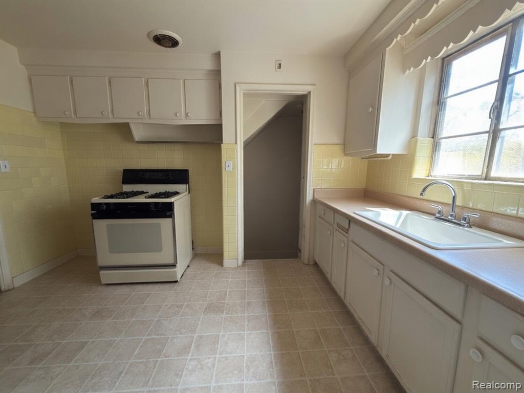 20486 Marx Street, Highland Park, MI 48203 — Photo 2