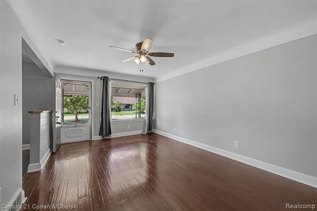 5375 Mayfair Street, Dearborn Heights, MI 48125 — Photo 4