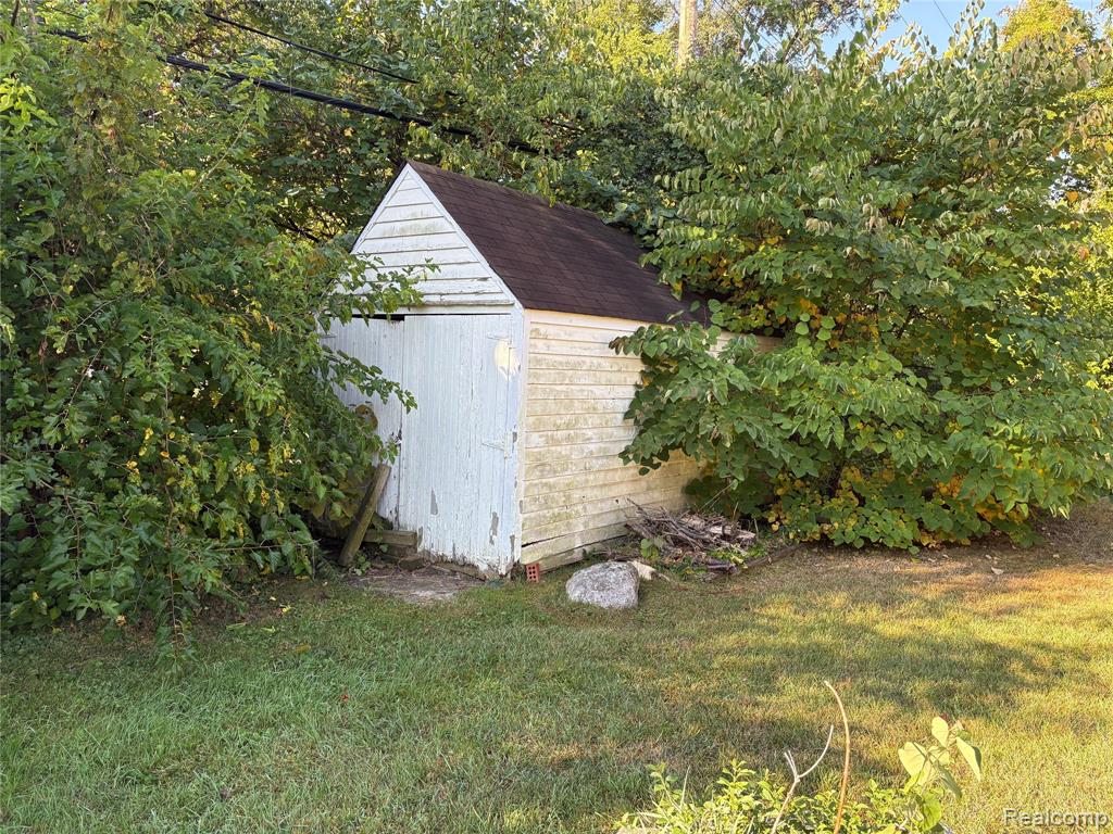 6215 Williams Lake Road, Waterford, MI 48329 — Photo 5