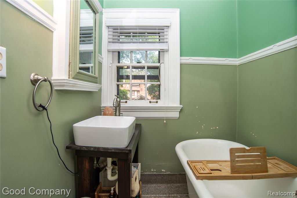 1704 Iroquois Street, Detroit, MI 48214 — Photo 41