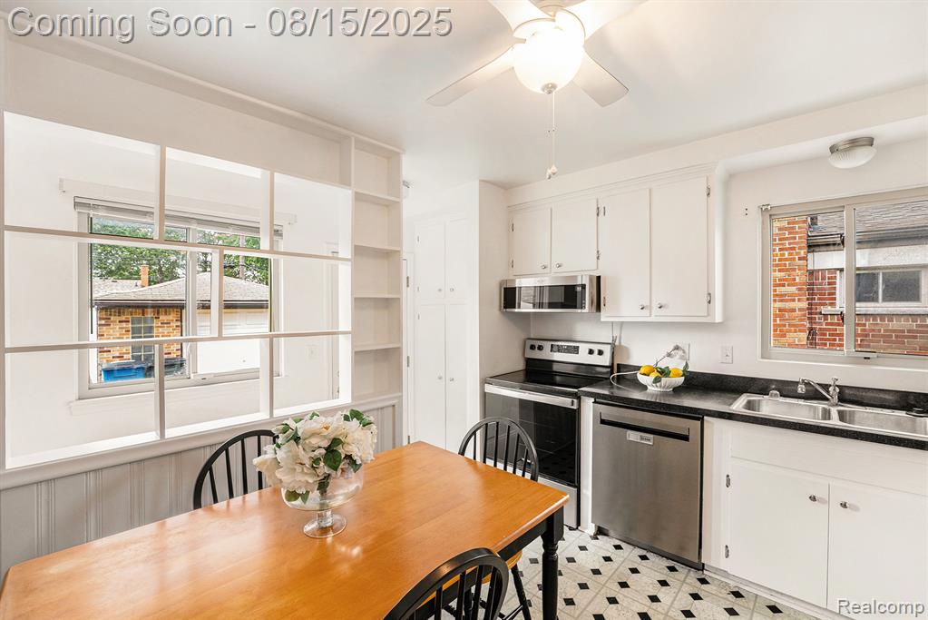 8277 Gary Avenue, Westland, MI — Photo 5