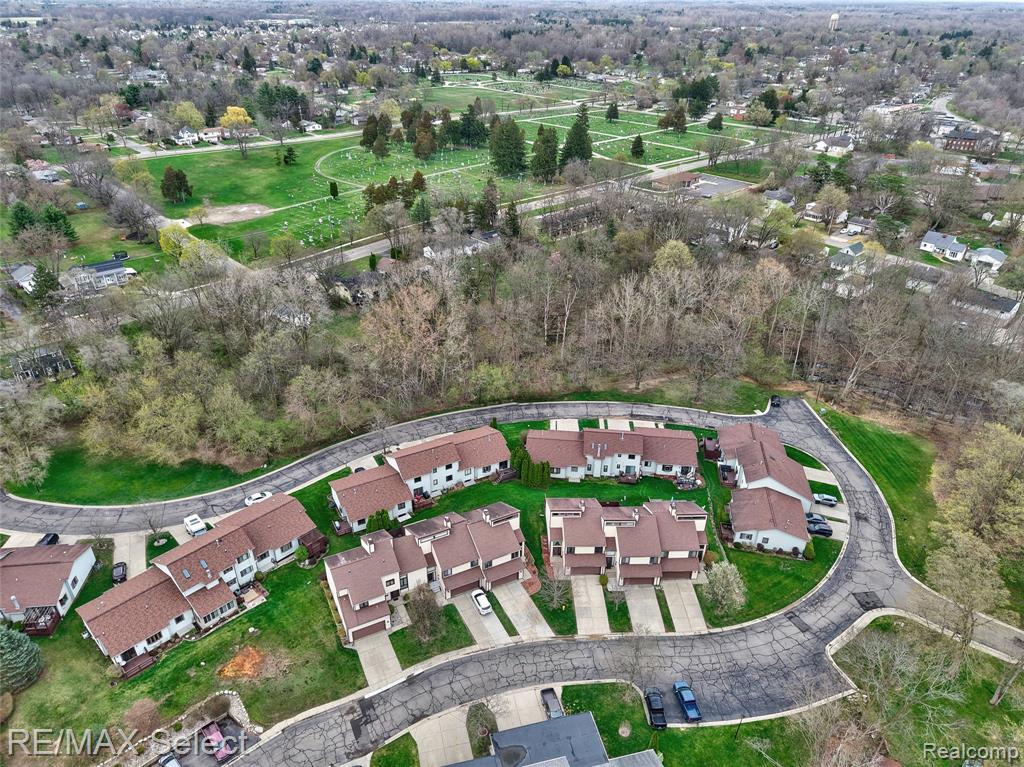 580 Oakbrook Circle, Flushing, MI 48433 — Photo 8