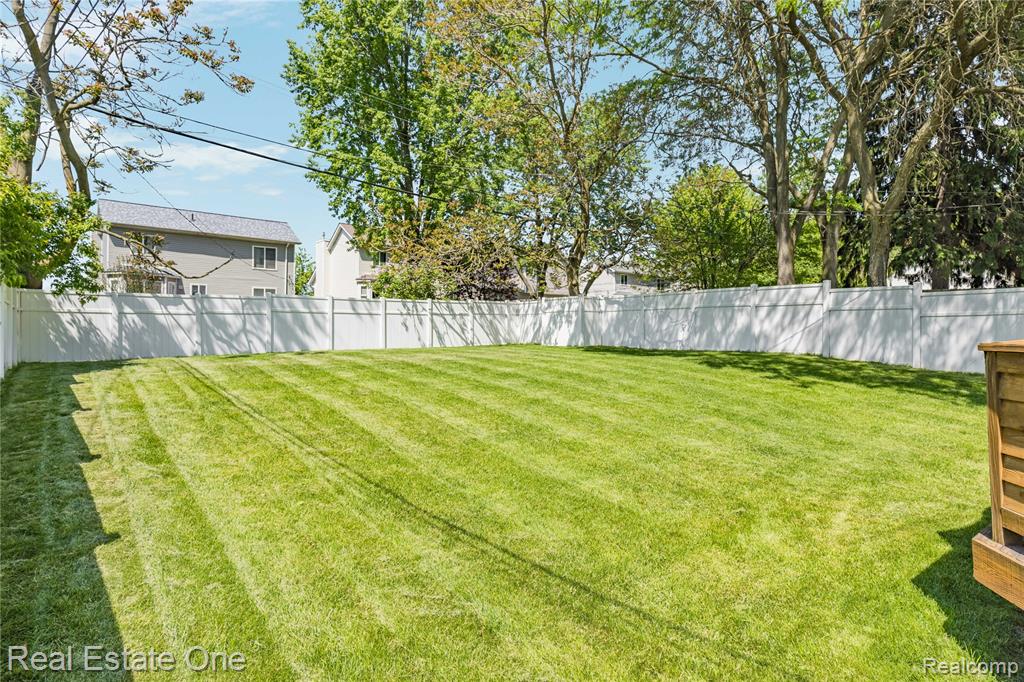344 N Lake Angelus Road, Auburn Hills, MI 48326 — Photo 59