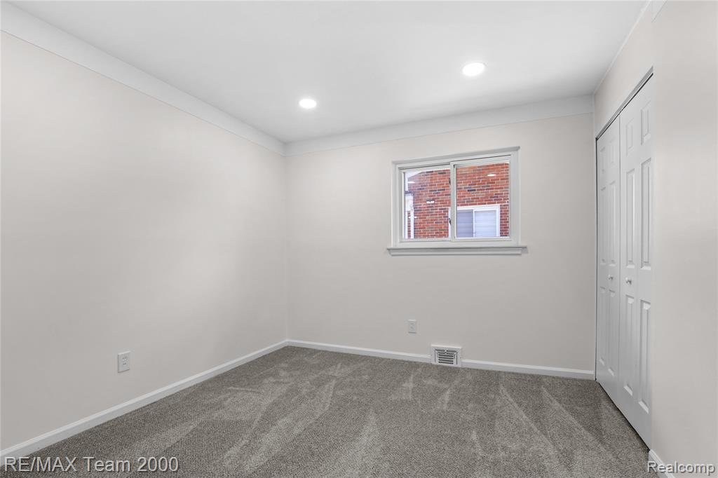6135 Ardmore Street, Dearborn Heights, MI 48127 — Photo 18