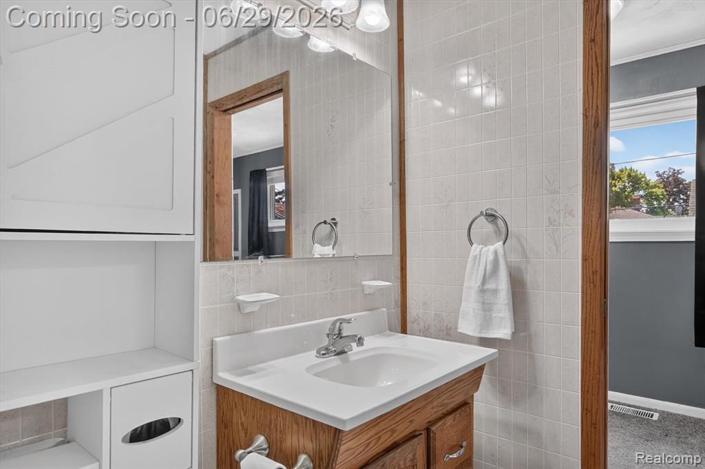672 8th Street, Wyandotte, MI 48192 — Photo 27