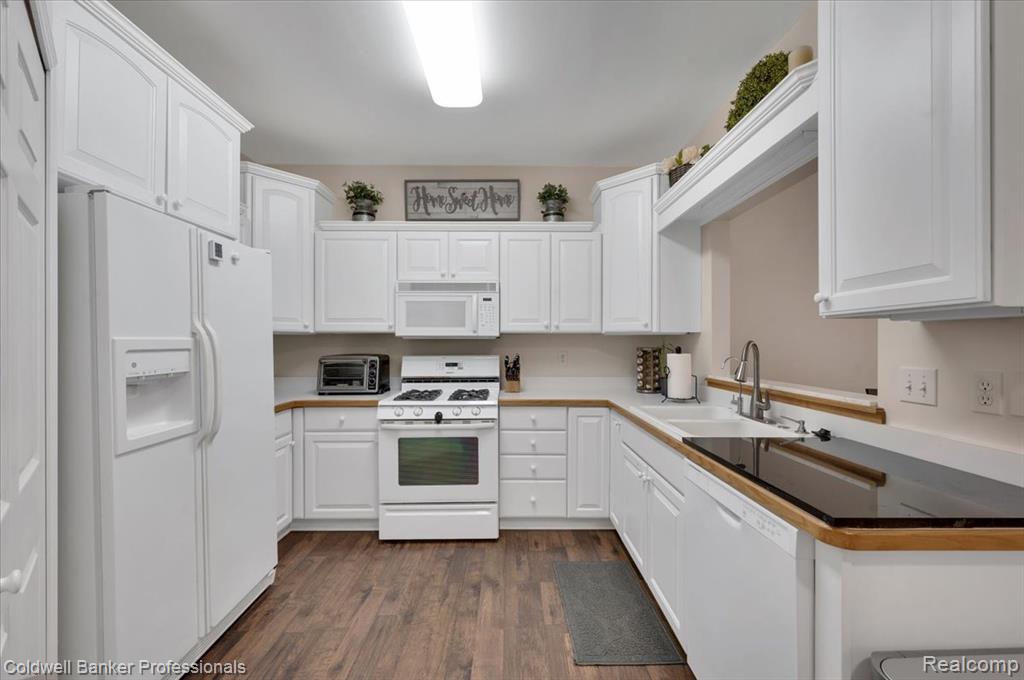 1518 Wildwood Court, Flint, MI 48532 — Photo 11