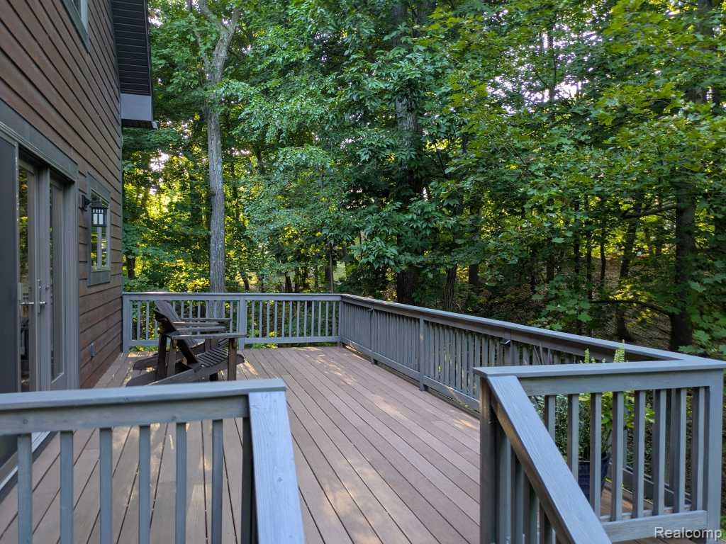 10429 9 Mile Road, Whitmore Lake, MI 48189 — Photo 37
