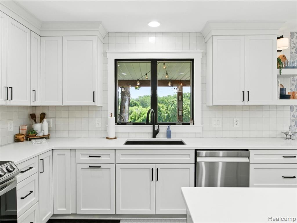 4405 North River Road, Fort Gratiot, MI 48059 — Photo 15