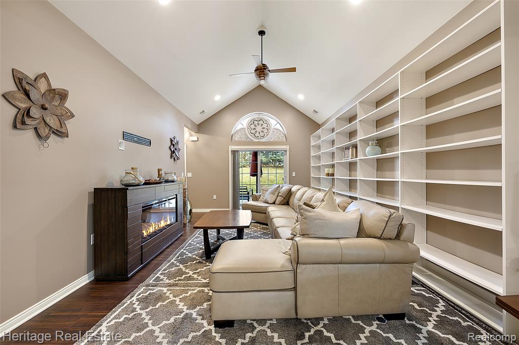7892 Marie Drive, Utica, MI 48316 — Photo 3