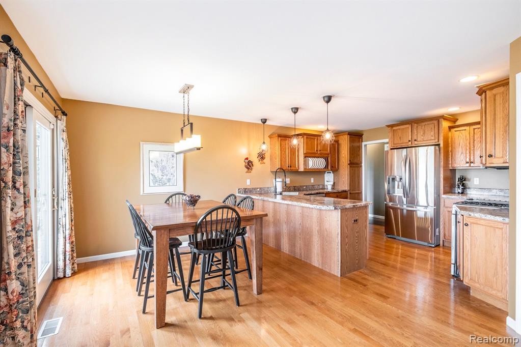 9128 WOODRIDGE Drive, Davison, MI 48423 — Photo 16