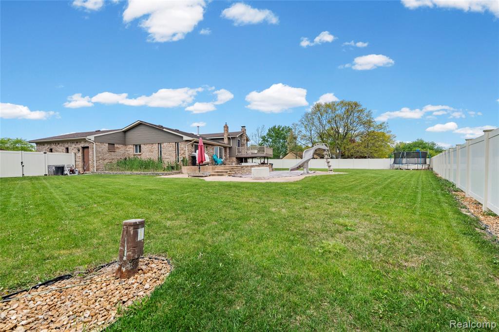 17621 Brentwood Drive, Riverview, MI 48193 — Photo 51