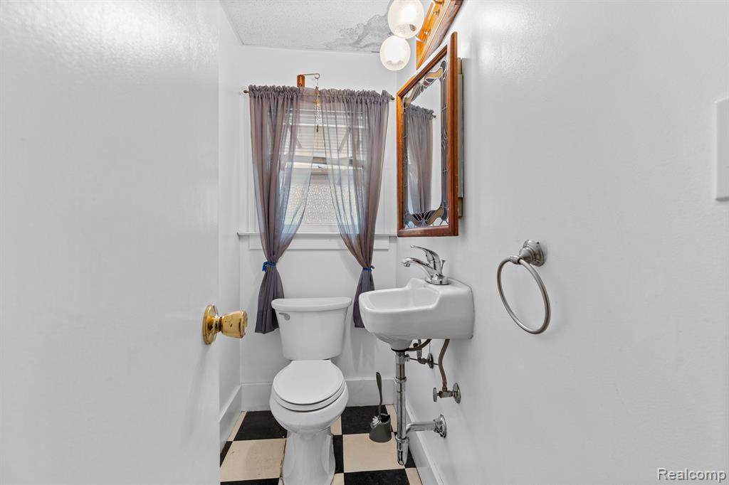 4819 THREE MILE Drive, Detroit, MI 48224 — Photo 10