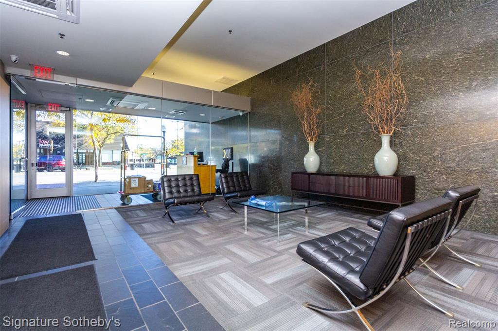 432 S Washington Avenue, 1007, Royal Oak, MI 48067 — Photo 3