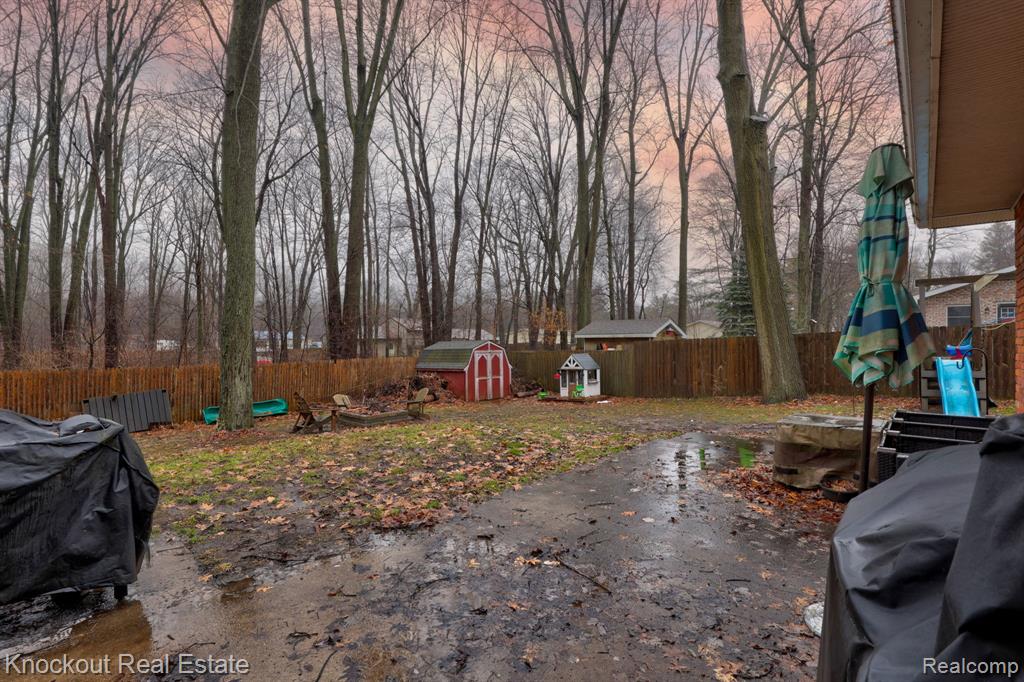 4256 Emerald Drive, Bridgeport, MI 48722 — Photo 37