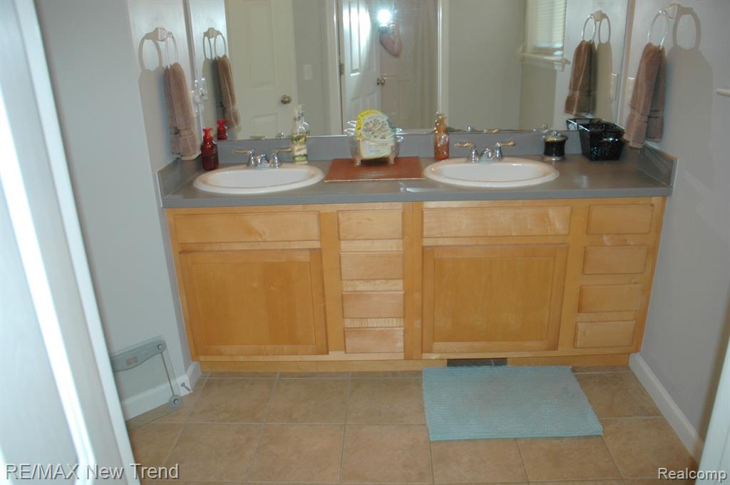 785 Pathway Drive, Howell, MI 48843 — Photo 25