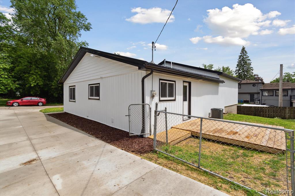 2145 Terrapin Street, Wolverine Lake, MI 48390 — Photo 44