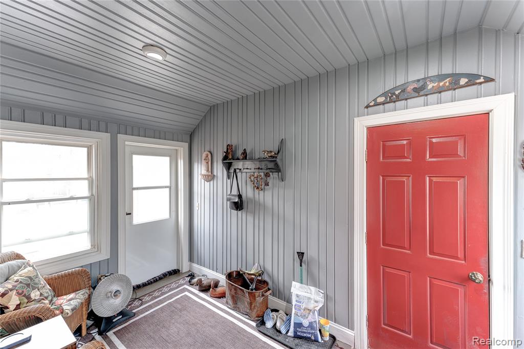 723 Globe Road, Waterford, MI 48328 — Photo 24