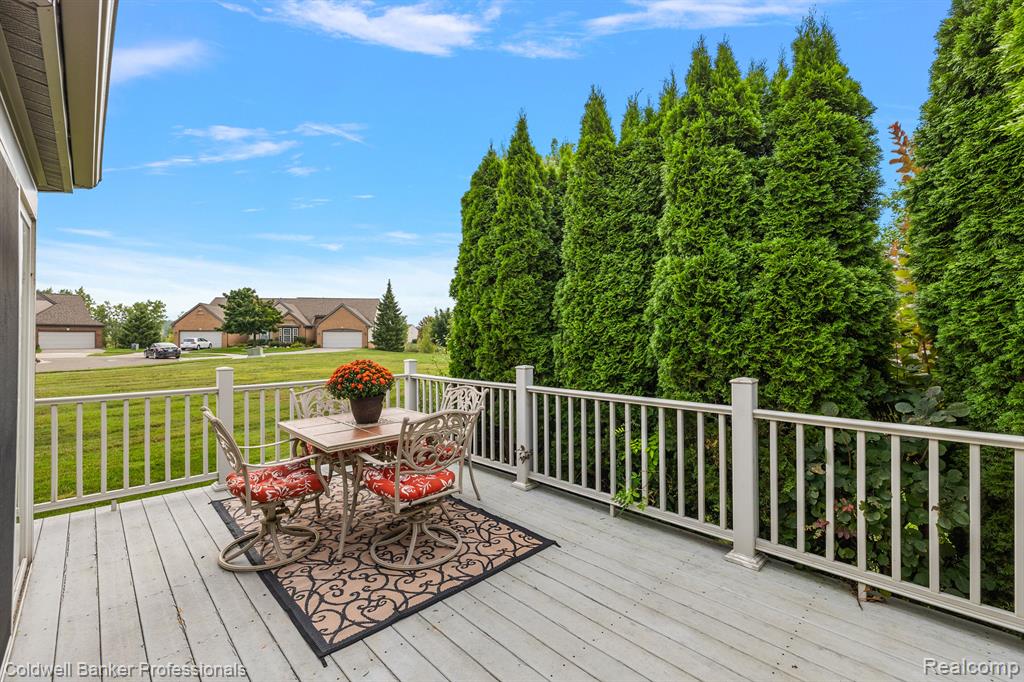 451 GOLF VILLA Drive, Oxford, MI 48371 — Photo 6