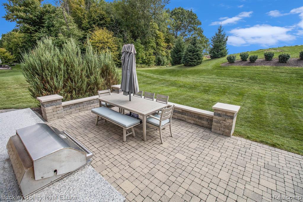 52689 TRAILWOOD Drive, South Lyon, MI 48178 — Photo 40