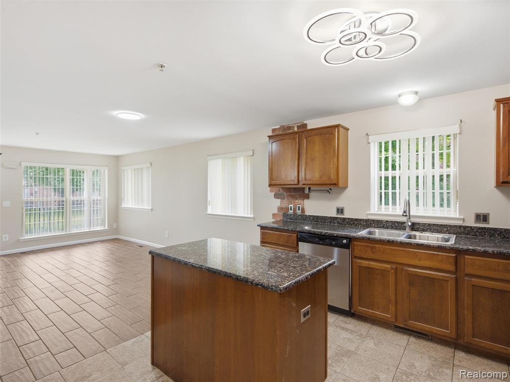 45650 Kennedy Avenue, Shelby Twp, MI 48315 — Photo 17