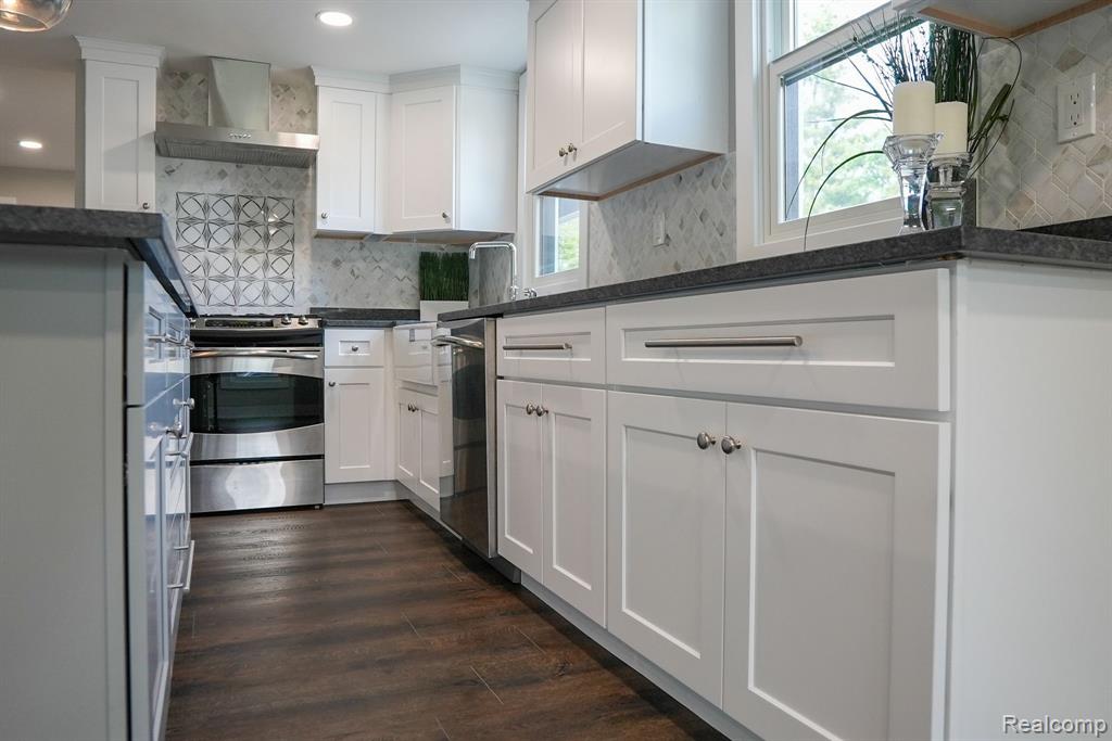 278 W SAINT CLAIR Street, Romeo, MI 48065 — Photo 7