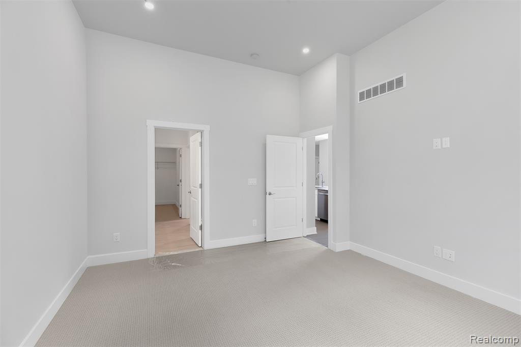 5342 TRAIL VISTA Drive, West Bloomfield, MI 48323 — Photo 28